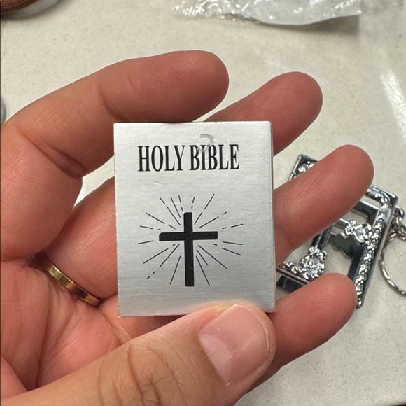 Silver Holy Bible Keychain with blue Gemstone 1 piece - Picture 12 of 14